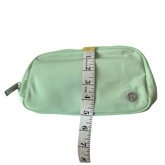 New Lululemon Everywhere Belt Bag 1L Crossbody‎ Waist Fanny Pack Zipper - Picture 8 of 9